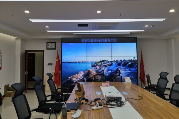 會議室55寸0.88mm液晶拼接屏的優點