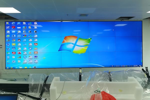 高清液晶拼接屏，為當下主流顯示技術