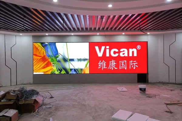 開會用什么顯示大屏，液晶拼接屏好還是全彩LED顯示屏好？