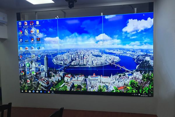 拼接屏的顯示有拼縫嗎_拼接屏是怎么實現無縫拼接顯示的？