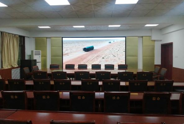 小間距LED顯示屏和無縫液晶拼接屏的區別在哪里？