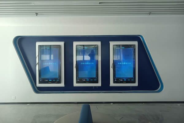 辦公室顯示大屏使用會議一體機好，還是拼接屏好？