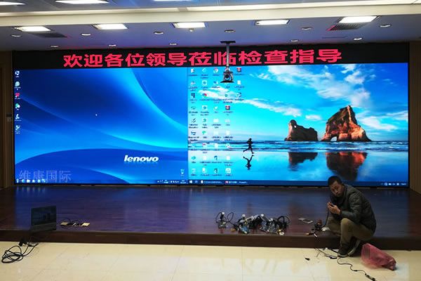 小間距LED屏幕和無縫液晶拼接屏的區(qū)別有哪些，哪種顯示效果好？