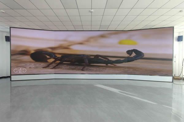 多媒體展廳用多大尺寸的LED顯示屏合適，多媒體展廳LED顯示屏方案設計