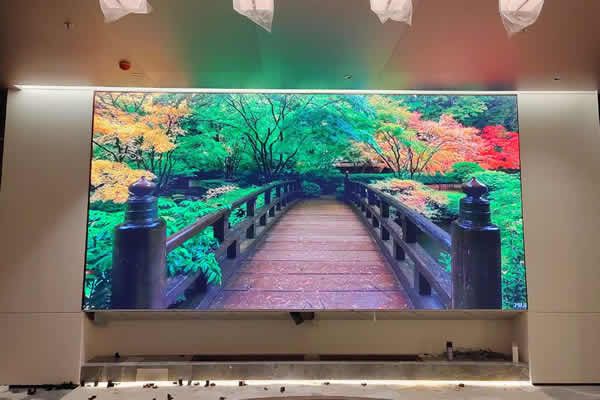 廣州市番禺區某售樓中心- 小間距LED顯示屏