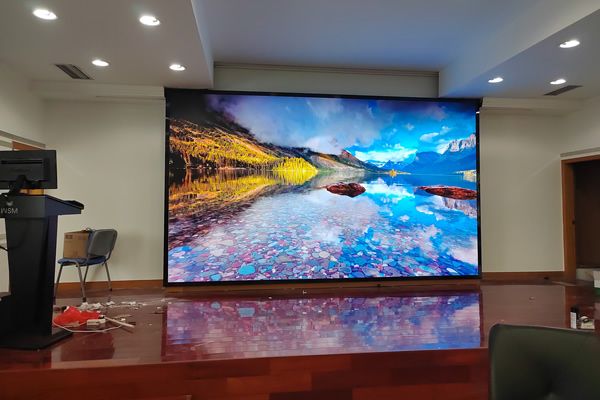 會議室大屏使用會議一體機好，還是LED顯示好？