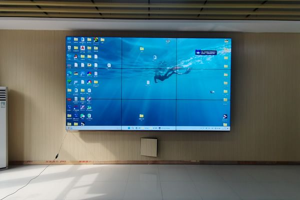 多臺電腦信號是怎樣在拼接屏上同時顯示的？