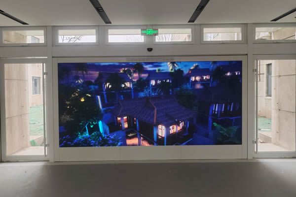 酒店使用LED顯示屏好，還是液晶拼接屏好？