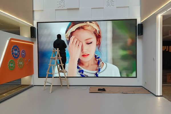 全彩室內LED顯示屏價格多少錢一平方？